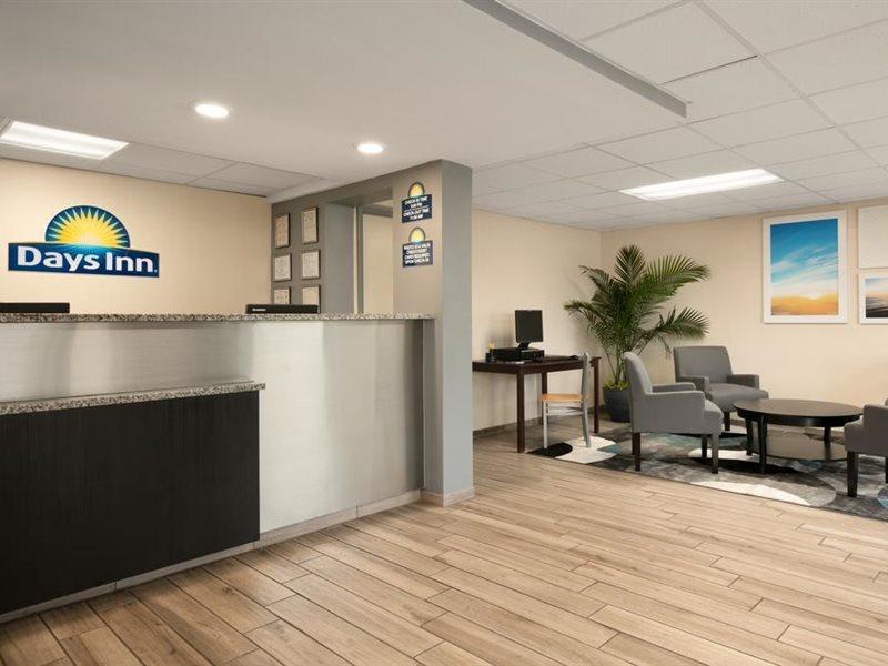 Days Inn By Wyndham Clearwater/Central Ngoại thất bức ảnh